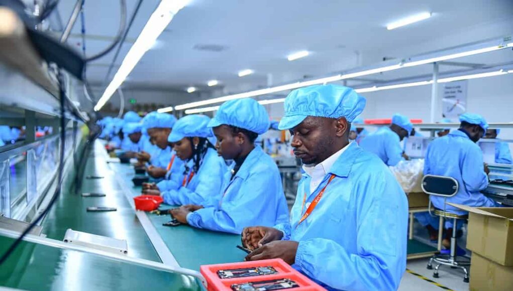 20231030_152408-1140x760 Kenya : Usine de smartphones abordables ouvre