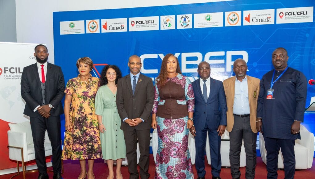 Découvrez comment le Cyber Citoyen Forum Tour sensibilise à l’usage responsable des réseaux sociaux en Côte d’Ivoire. Une initiative soutenue par le gouvernement et des partenaires internationaux.